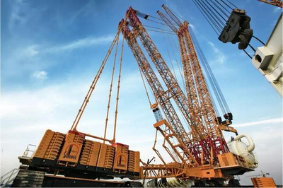 1300噸星艦被起重機(jī)吊起,不用羨慕,我國有款起重機(jī)比它大3倍